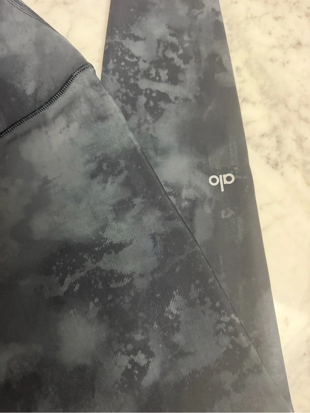 ALO Yoga Gray Charcoal Cloud-Print Leggings